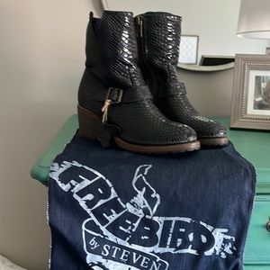 NWT FREEBIRD BY STEVEN Carlito Black Snake Leather. Size 10